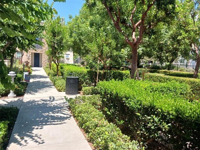 Building Photo - 66 Colonial Way