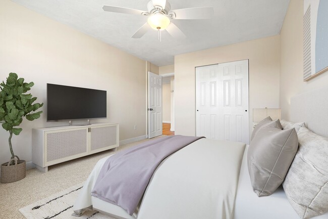 Building Photo - Won't Last |Updated Billerica 1 Bed | Avai...
