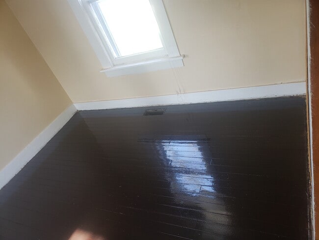 Photo - 148 Maple St Apartments