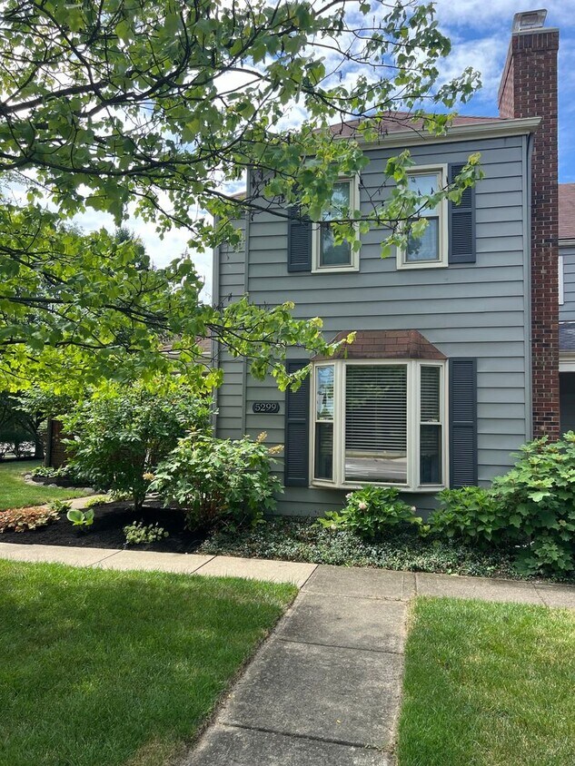 Foto principal - 3 Bedroom Townhome in Dublin, OH