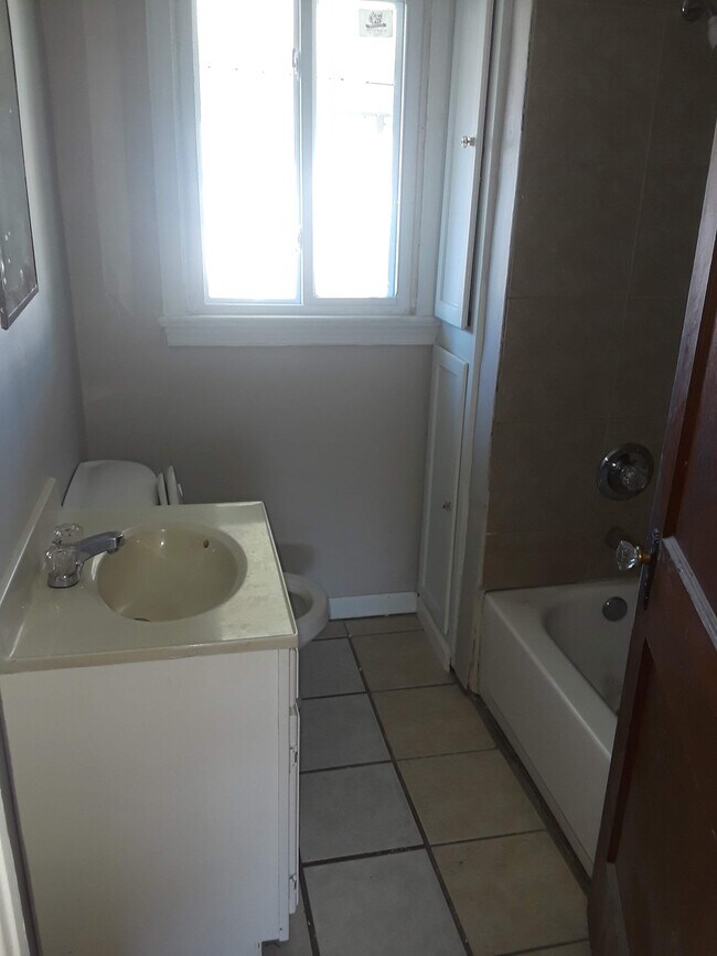 Bathroom - 217 Cumberland Ave