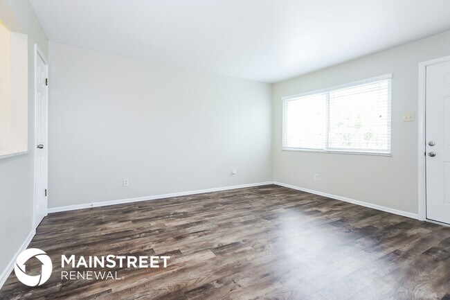 Building Photo - 2154 Christy Dr