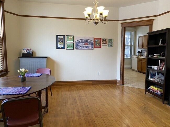 Foto del edificio - 3459 N Marshfield Ave
