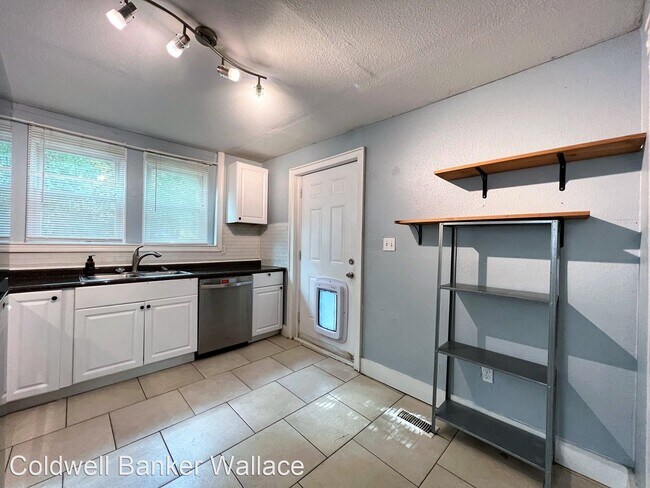 Building Photo - 3 br, 2 bath House - 2432 Edgewood Avenue