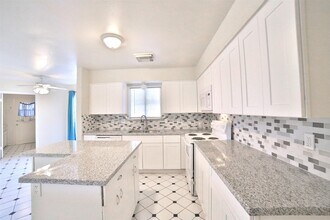 Building Photo - 10723 Shawnbrook Dr