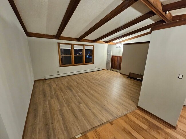 Foto del edificio - 11260 Fernbrook Ln N