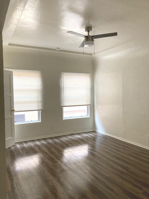 Building Photo - 111 S Manhattan Pl