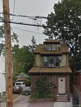 Building Photo - 140-99 Burden Crescent