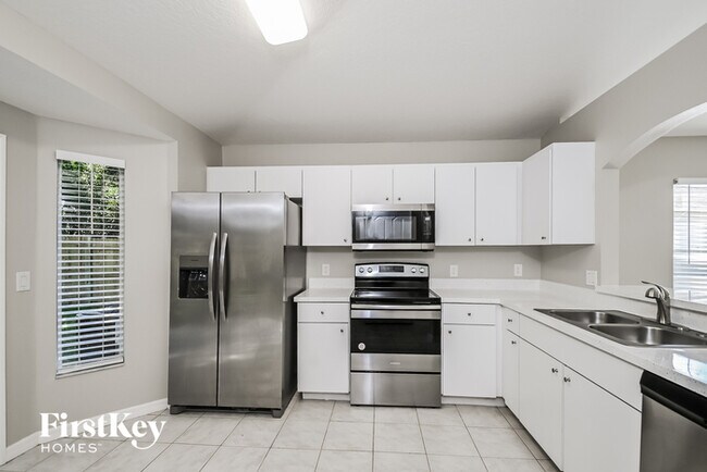 Building Photo - 8457 Quarter Horse Dr