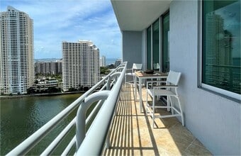 Building Photo - 335 S Biscayne Blvd