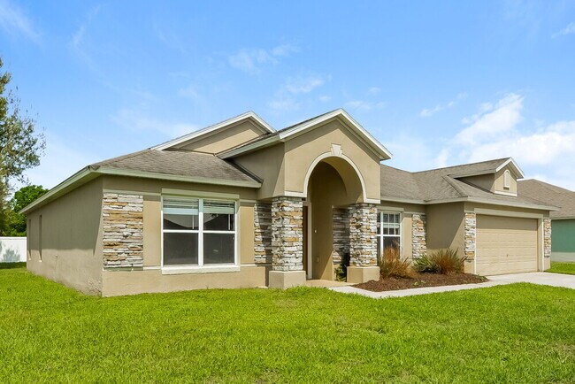 Building Photo - 4619 Woodford Dr