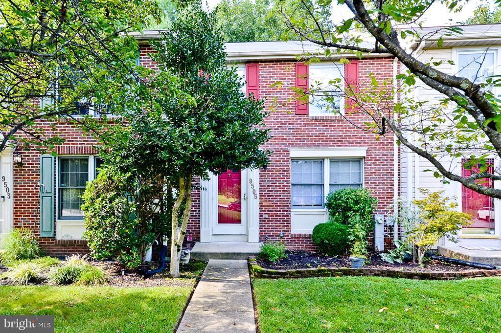 Foto principal - 9505 Baroness Ct