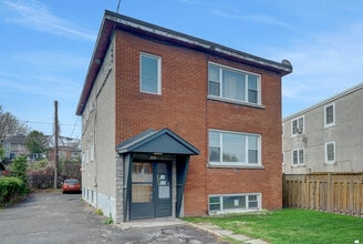 Building Photo - 246 Ste-Anne Av