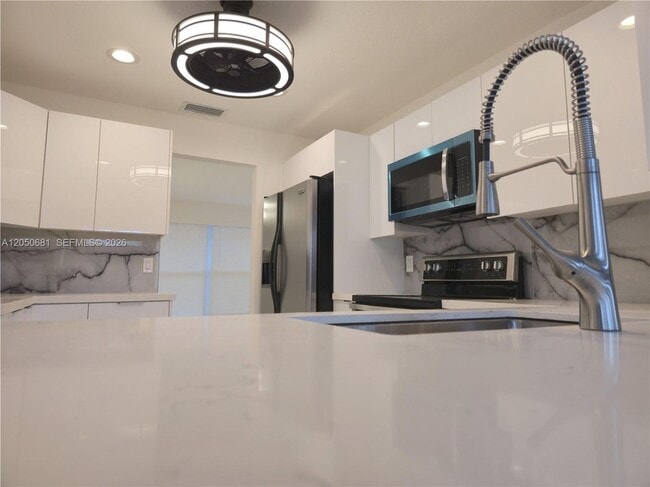 Foto del edificio - 7771 NW 46th St