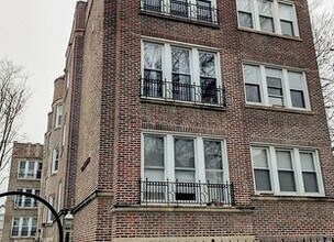 Building Photo - 6132 N Paulina St