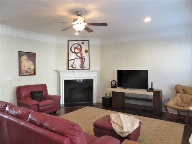 Foto del edificio - 2541 Sibley Ln NE