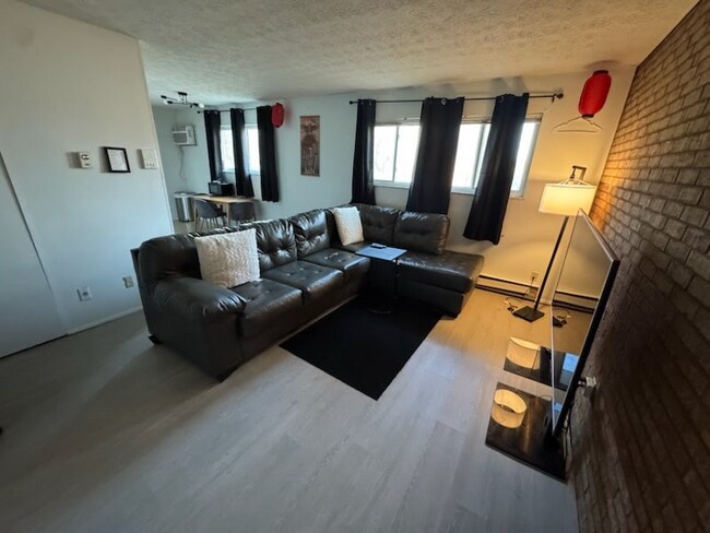 Foto del edificio - 2777 Blue Rock Rd