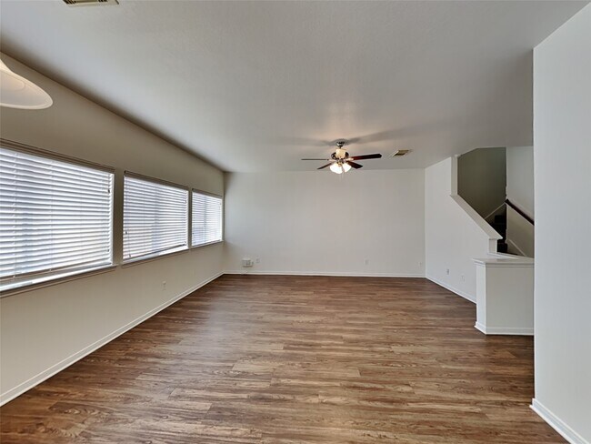 Foto del edificio - 21806 Grassy Hill Ln