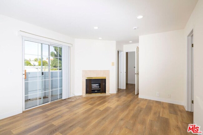Foto del edificio - 1338 Yale St