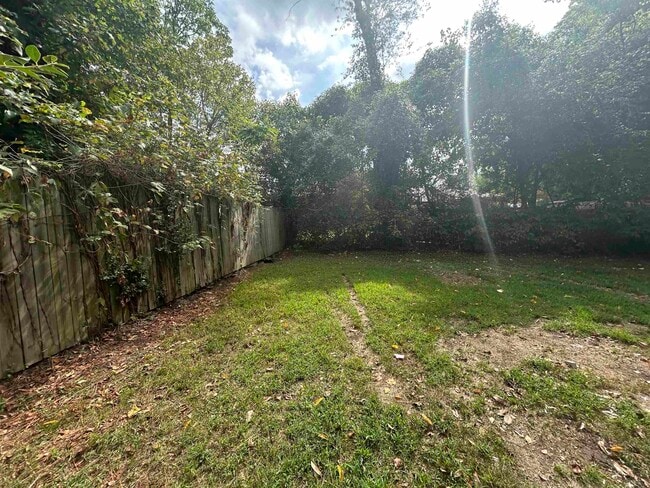 Building Photo - 2603 Snowden Ave