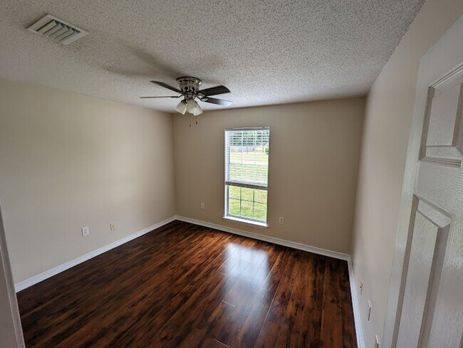 Foto del edificio - Three Bed Two Bath - Next to Magnolia School, Foley