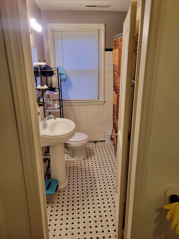 Foto del edificio - 1014 Dartmouth Rd