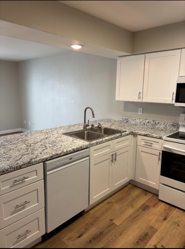 Building Photo - 1068 Mace Rd