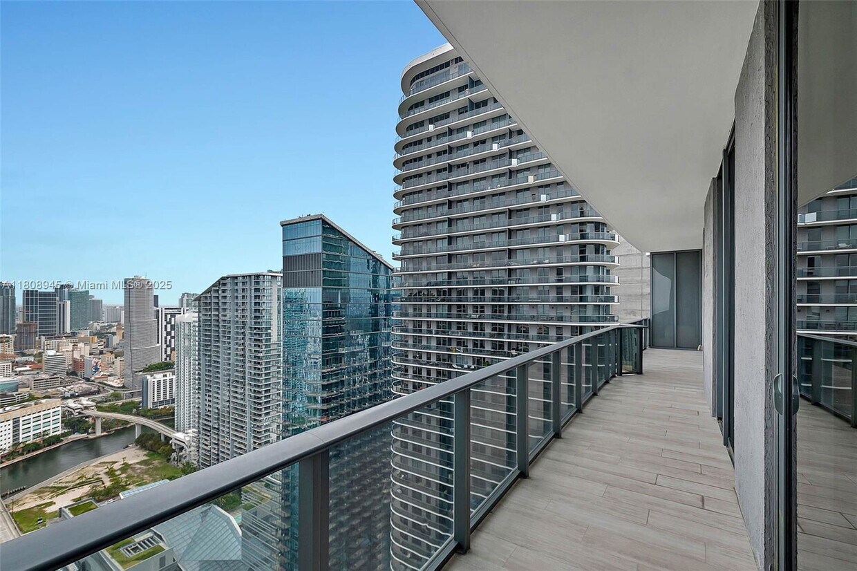 Foto principal - 45 SW 9th St