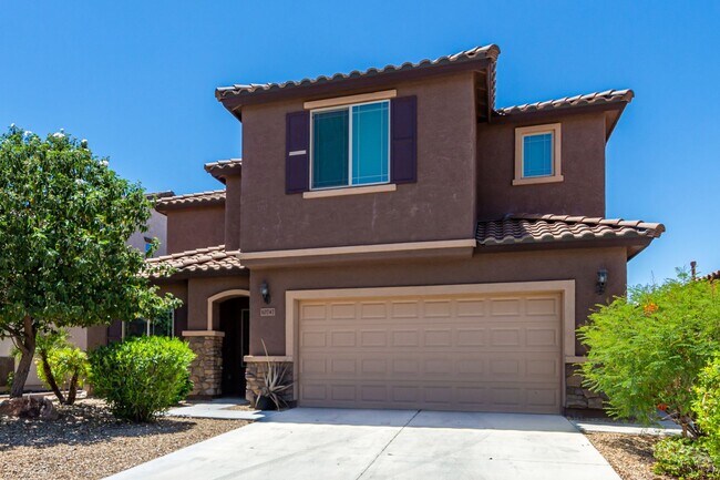 Building Photo - TIERRA DEL RIO- Large home with Solar!
