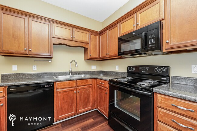 Foto del edificio - 3217 Hardwood Dr