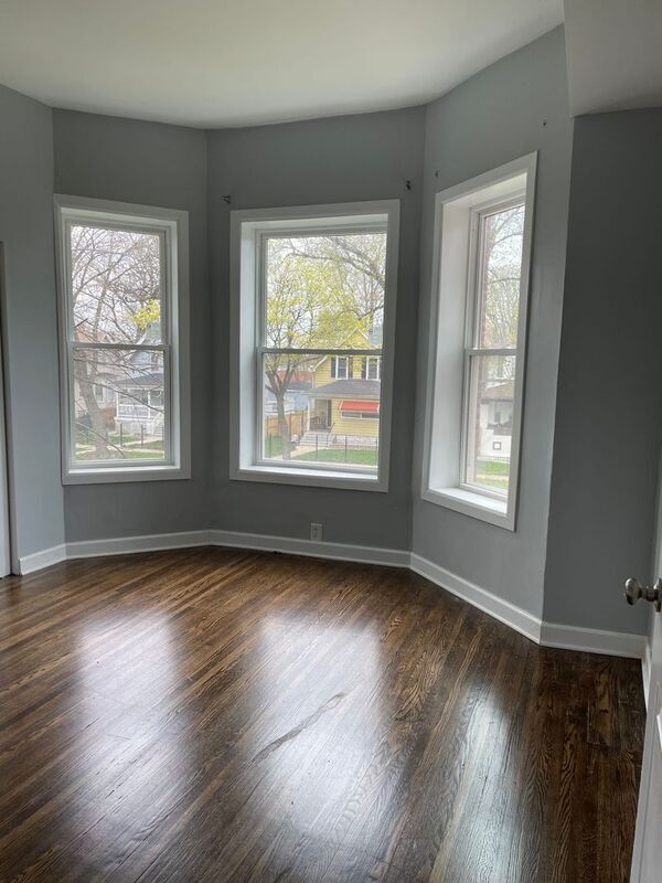 Foto del edificio - 728 N Pine Ave