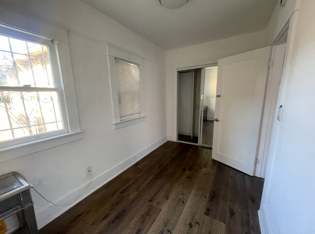 Foto del edificio - 1625 W 55th St