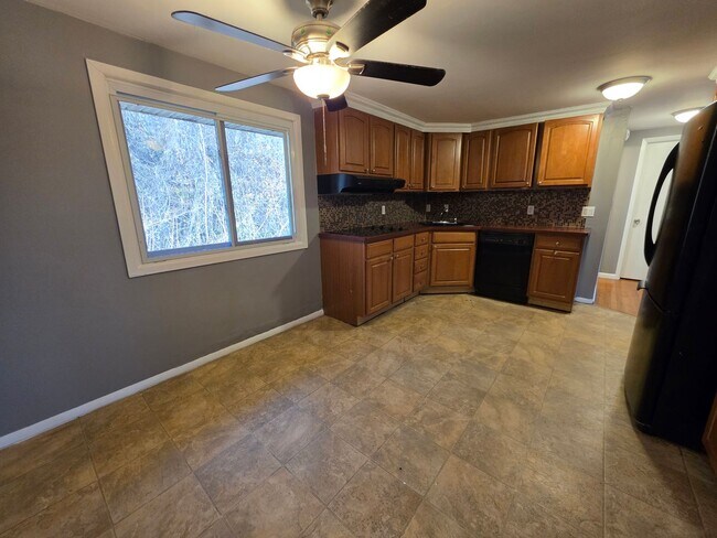 Foto del edificio - 2 Bedroom Apartment - Newburgh, NY