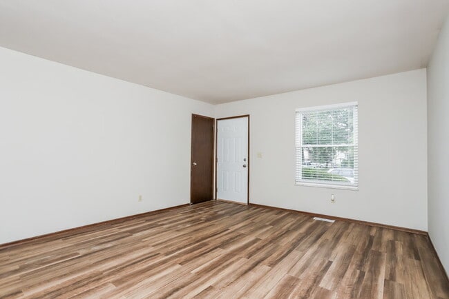 Building Photo - 1126 Borden Dr