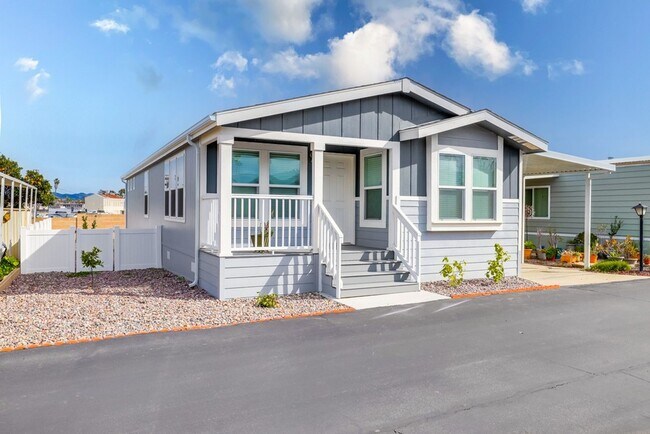 Building Photo - 1219 E Barham Dr