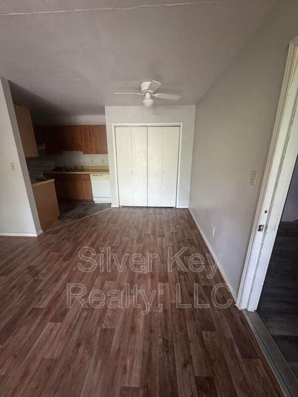 Building Photo - 311 Sunset Dr