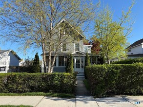 Building Photo - 54 1st St