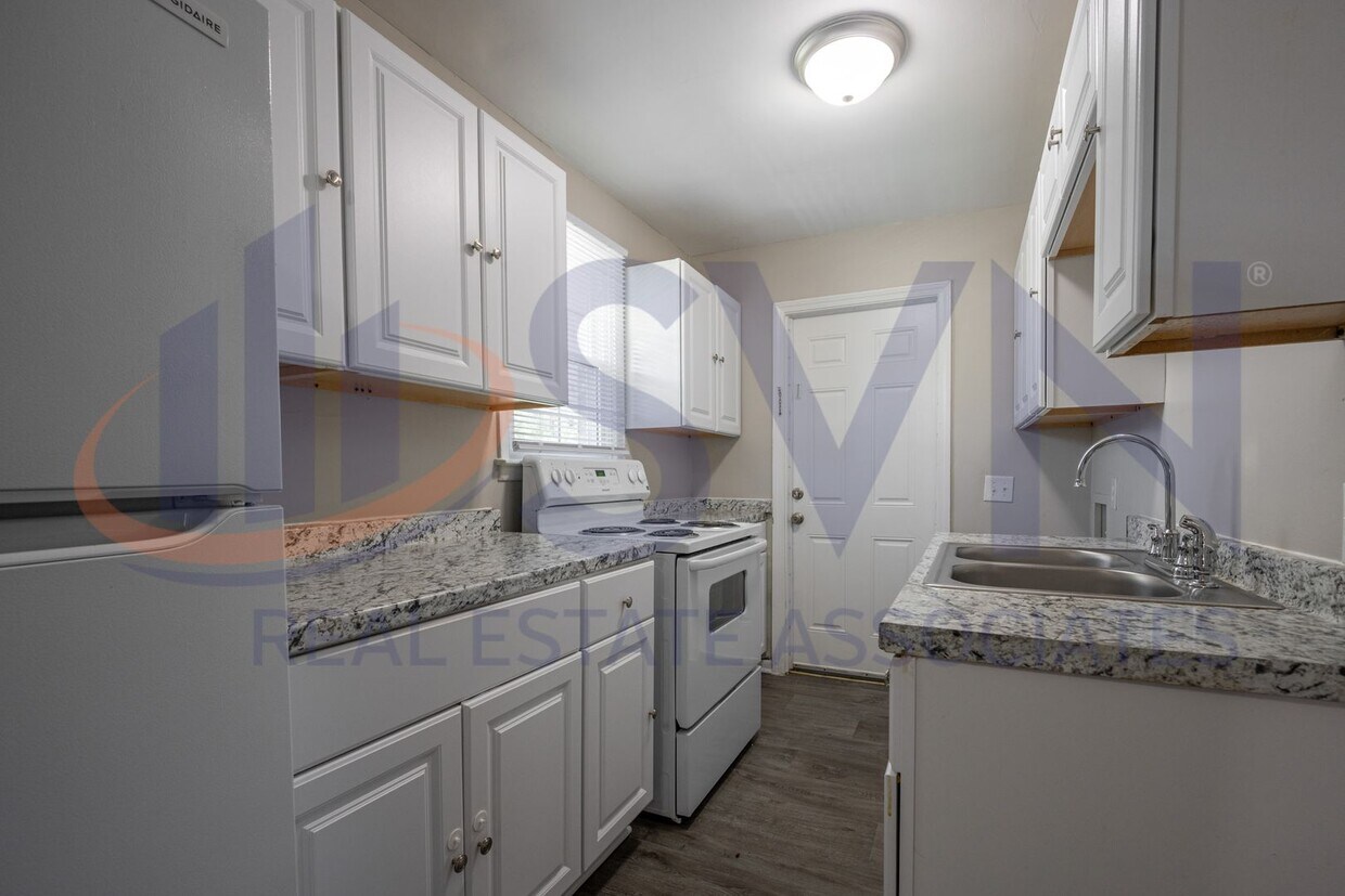 Photo - 1122 Fiske Street