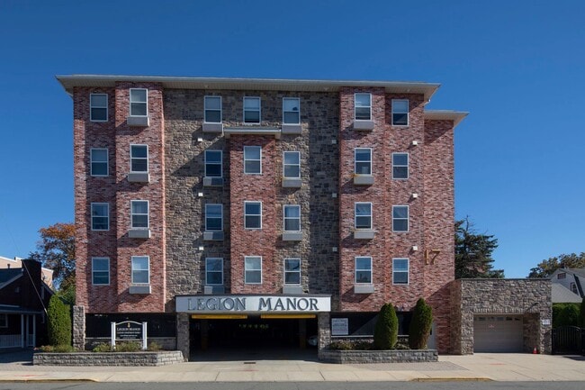 Building Photo - Legion Manor: In-Unit Washer & Dryer, Cold Water Included, Elevator, Fitness Center, and Cat & Do...