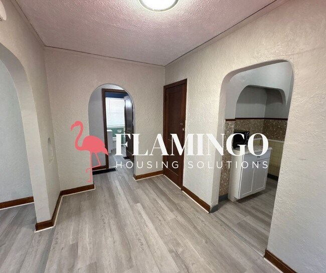Building Photo - Comfortable 2-Bedroom Home with Central Air in Dayton’s Gem City
