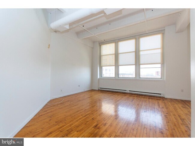 Building Photo - 1238 Callowhill St