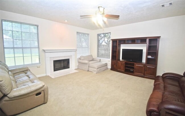 Foto del edificio - 2447 Edgewood Dr