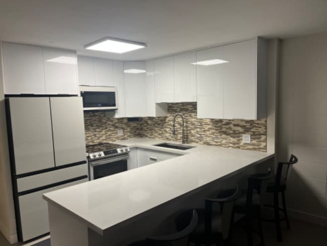 Building Photo - 425 Ena Rd