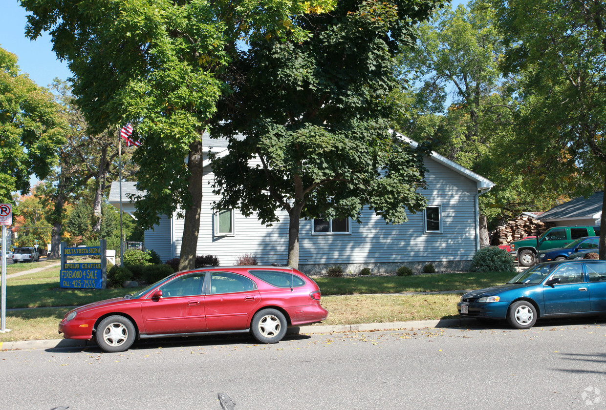 Building Photo - DELTA THETA SIGMA