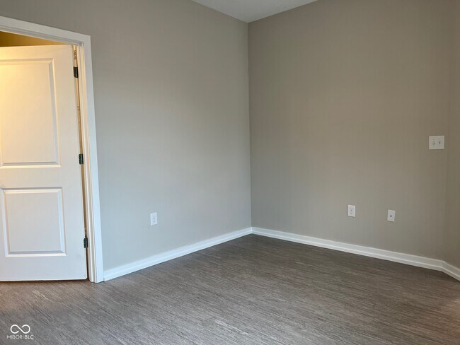 Foto del edificio - 106 Cypress Dr