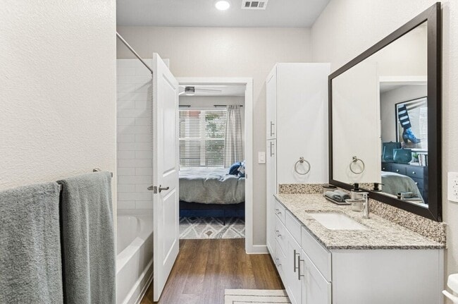 Foto del edificio - 1701 Daleside Ln