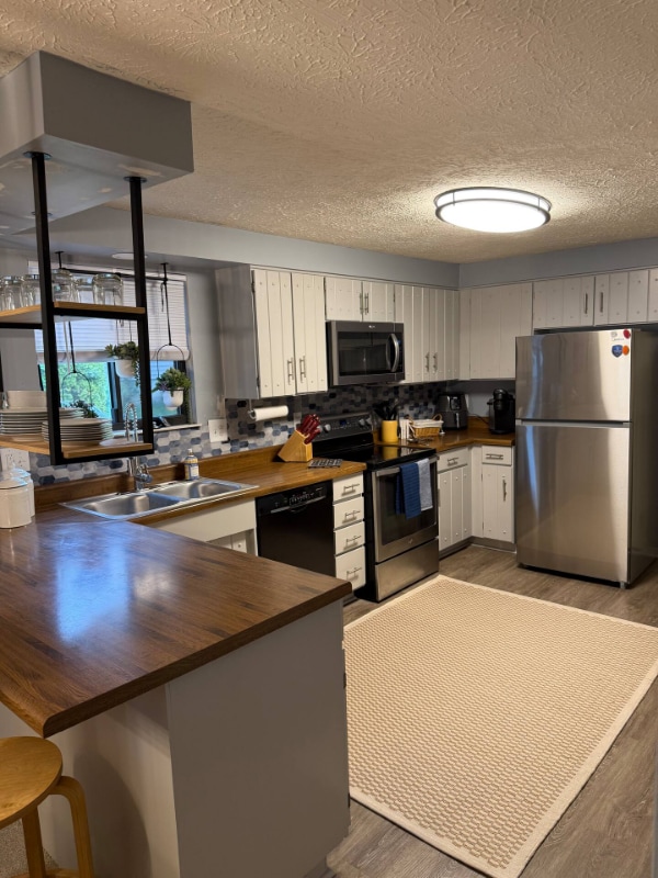 Building Photo - 8056 Pebble Creek Ct