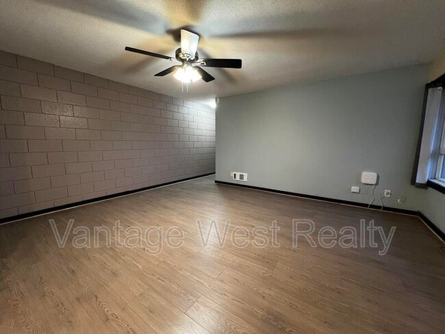 Building Photo - 1292-1292 Lawrence Ave