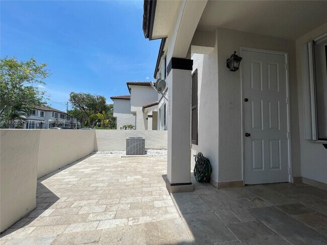 Foto del edificio - 8725 SW 152nd Ave