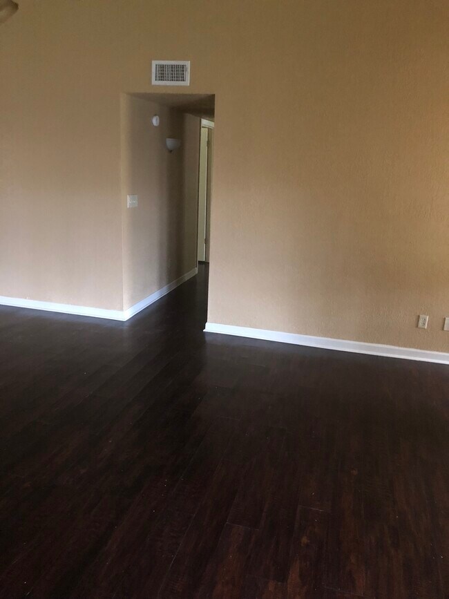 Building Photo - 1504 War Eagle Dr